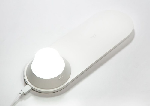 Беспроводное зарядное устройство с ночником Yeelight Wireless Charging Night Light фото 4